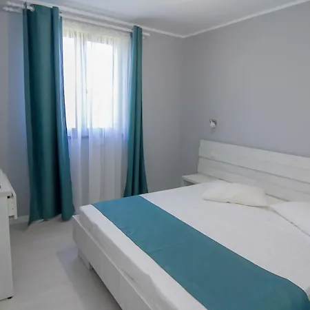 Casa Meyra Pensiune Jupiter