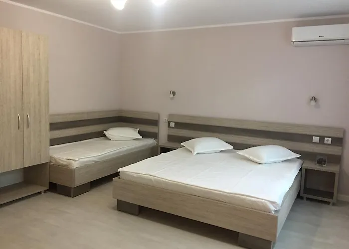 Konukevi Casa Meyra 3*